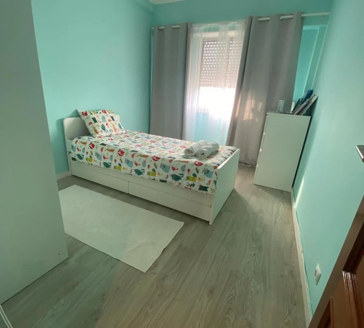 Cozy Bedroom In Shared Apartment Amadora